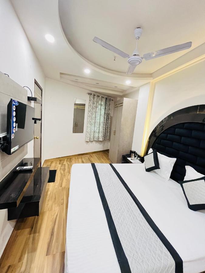 Hotel Red Stone Inn - Near New Delhi Railway Station - Paharganj Exterior photo